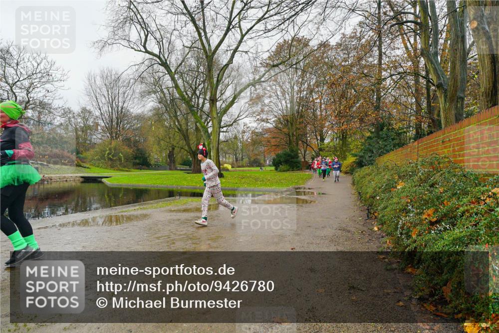 07.12.2025 - St. Pauli X-Mass-Run No. 15 Michael Burmester http://msf.ph/oto/9426780 07.12.2025 10:45:10 Laufen  meine-sportfotos.de