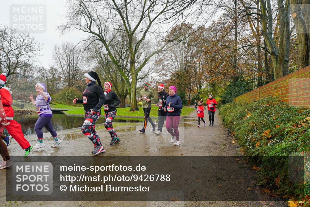 07.12.2025 - St. Pauli X-Mass-Run No. 15 Michael Burmester http://msf.ph/oto/9426788 07.12.2025 10:45:27 Laufen 86, 2773, 1502 meine-sportfotos.de