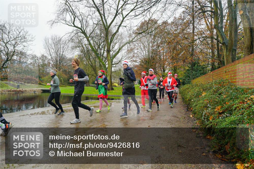 07.12.2025 - St. Pauli X-Mass-Run No. 15 Michael Burmester http://msf.ph/oto/9426816 07.12.2025 10:46:18 Laufen 4801, 755, 1945, 51 meine-sportfotos.de