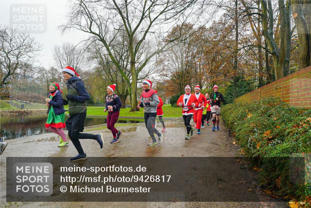 07.12.2025 - St. Pauli X-Mass-Run No. 15 Michael Burmester http://msf.ph/oto/9426817 07.12.2025 10:46:19 Laufen 1945 meine-sportfotos.de