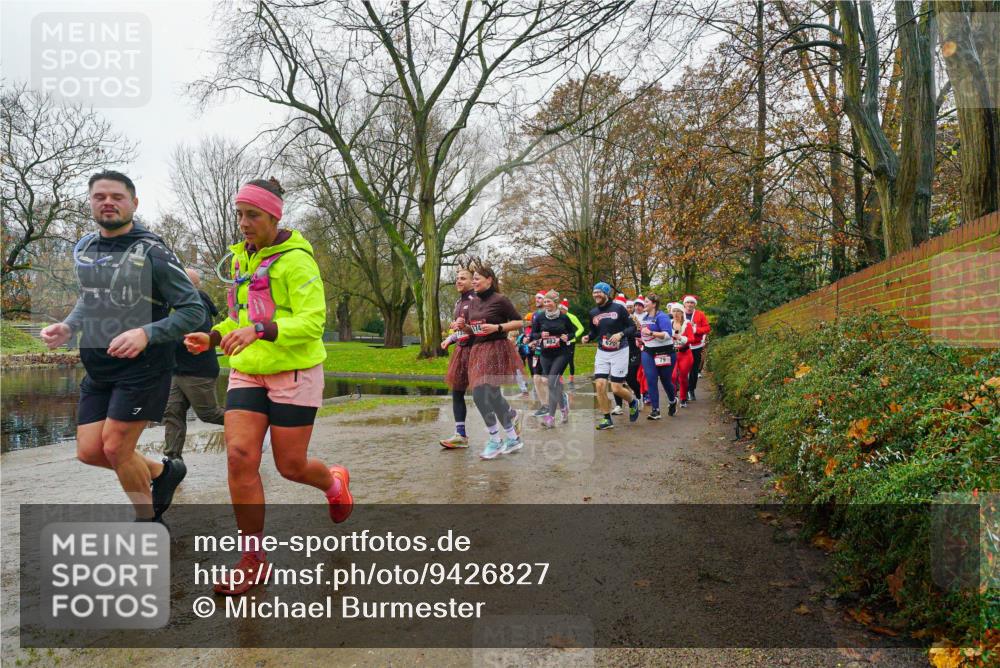 07.12.2025 - St. Pauli X-Mass-Run No. 15 Michael Burmester http://msf.ph/oto/9426827 07.12.2025 10:46:29 Laufen 6, 79 meine-sportfotos.de