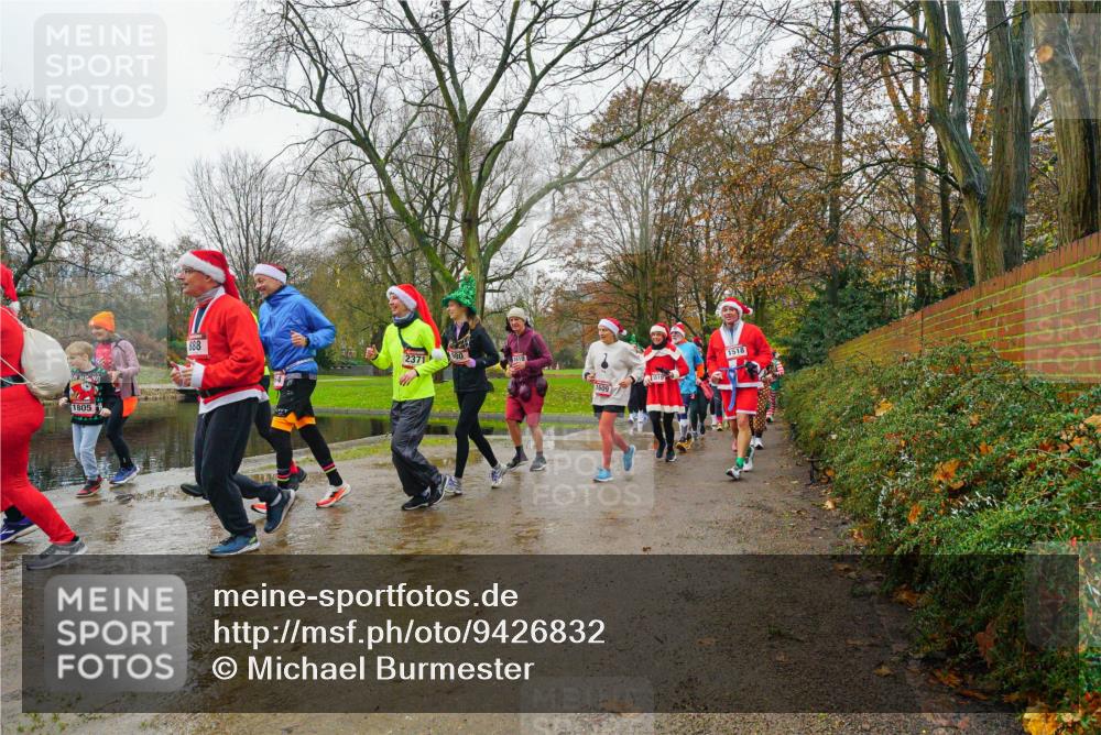07.12.2025 - St. Pauli X-Mass-Run No. 15 Michael Burmester http://msf.ph/oto/9426832 07.12.2025 10:46:33 Laufen 1805, 888, 2371, 980, 1610, 1519, 1609, 1518 meine-sportfotos.de