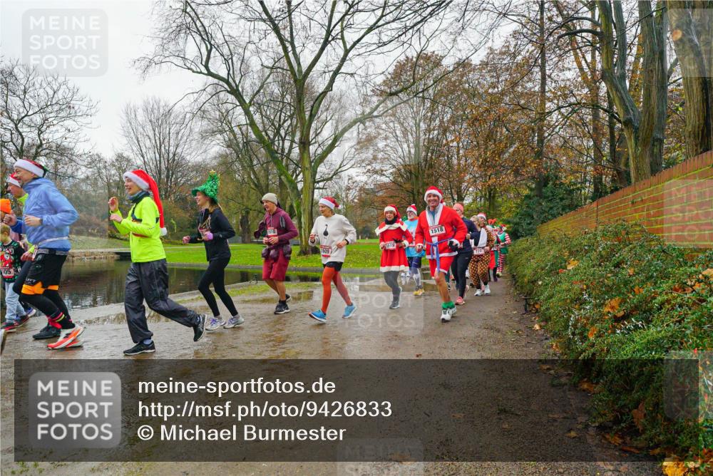 07.12.2025 - St. Pauli X-Mass-Run No. 15 Michael Burmester http://msf.ph/oto/9426833 07.12.2025 10:46:34 Laufen 1518, 1609, 1519 meine-sportfotos.de