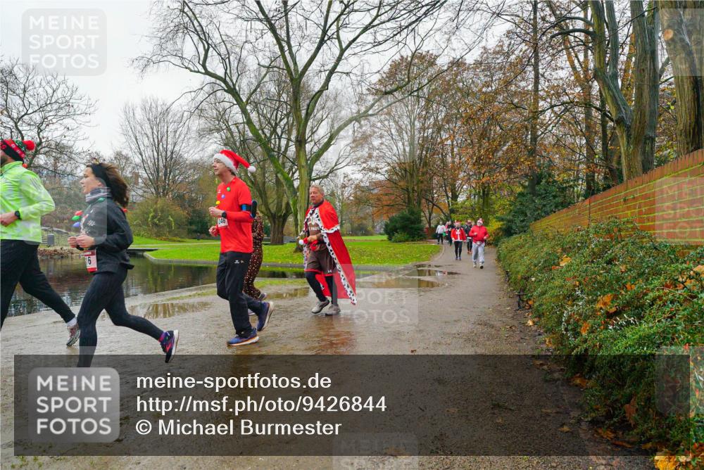 07.12.2025 - St. Pauli X-Mass-Run No. 15 Michael Burmester http://msf.ph/oto/9426844 07.12.2025 10:46:44 Laufen 16, 246 meine-sportfotos.de