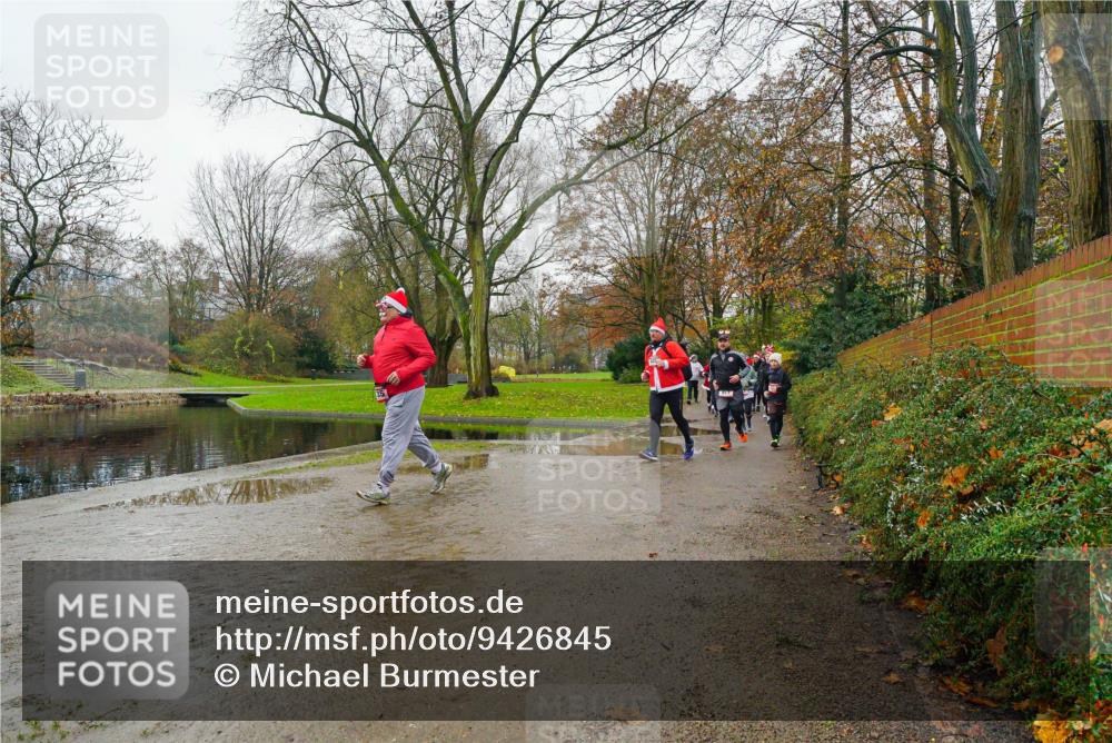 07.12.2025 - St. Pauli X-Mass-Run No. 15 Michael Burmester http://msf.ph/oto/9426845 07.12.2025 10:46:50 Laufen 35 meine-sportfotos.de