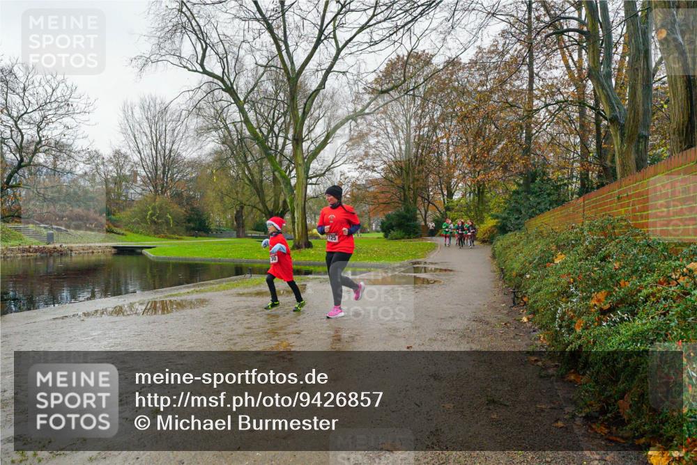 07.12.2025 - St. Pauli X-Mass-Run No. 15 Michael Burmester http://msf.ph/oto/9426857 07.12.2025 10:47:11 Laufen 125 meine-sportfotos.de