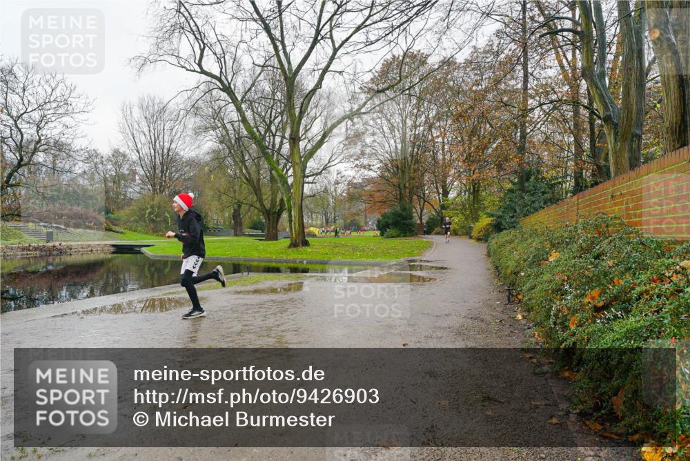07.12.2025 - St. Pauli X-Mass-Run No. 15 Michael Burmester http://msf.ph/oto/9426903 07.12.2025 10:57:58 Laufen  meine-sportfotos.de