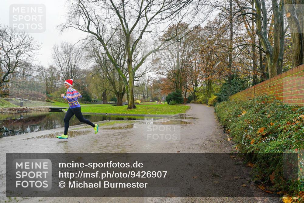07.12.2025 - St. Pauli X-Mass-Run No. 15 Michael Burmester http://msf.ph/oto/9426907 07.12.2025 10:58:25 Laufen  meine-sportfotos.de