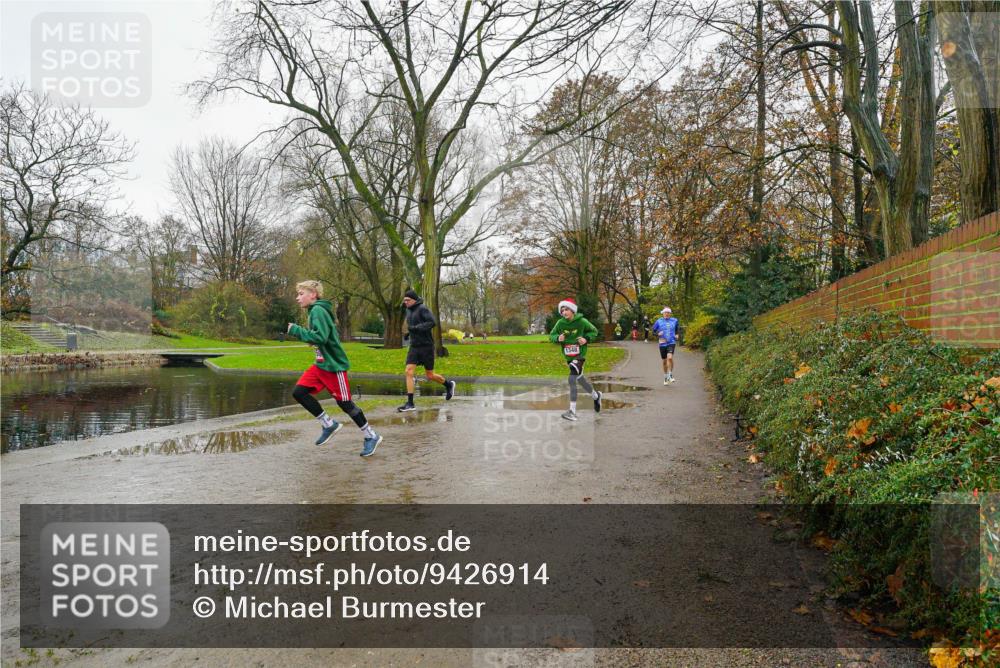 07.12.2025 - St. Pauli X-Mass-Run No. 15 Michael Burmester http://msf.ph/oto/9426914 07.12.2025 10:59:52 Laufen 1348 meine-sportfotos.de