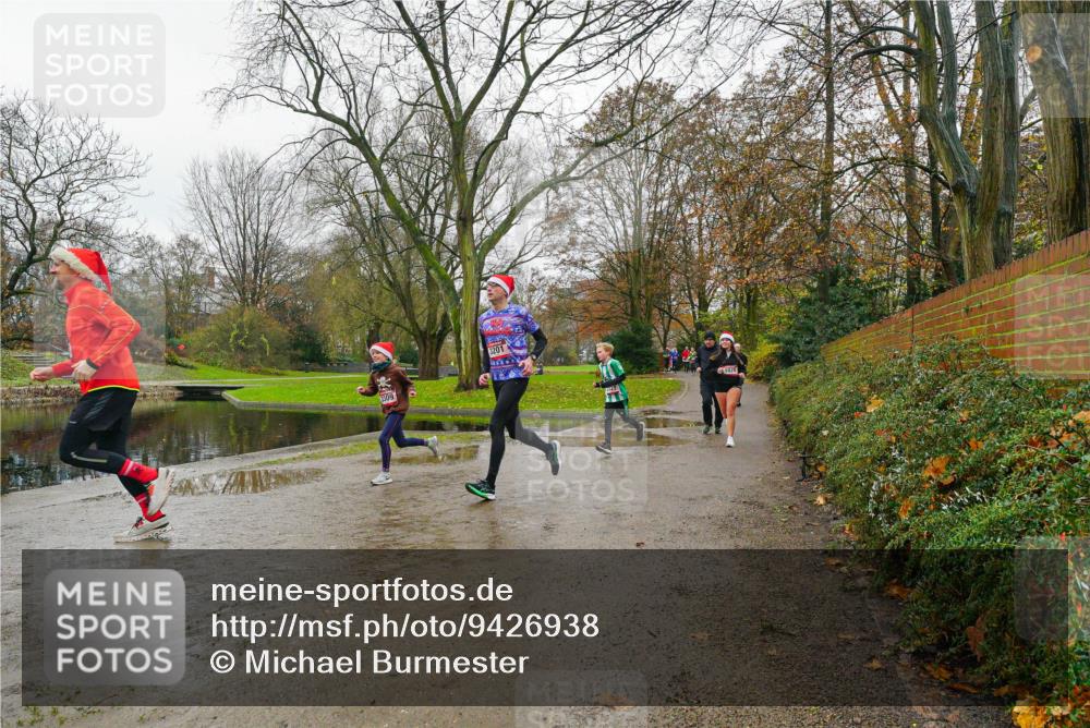 07.12.2025 - St. Pauli X-Mass-Run No. 15 Michael Burmester http://msf.ph/oto/9426938 07.12.2025 11:01:01 Laufen 1020 meine-sportfotos.de
