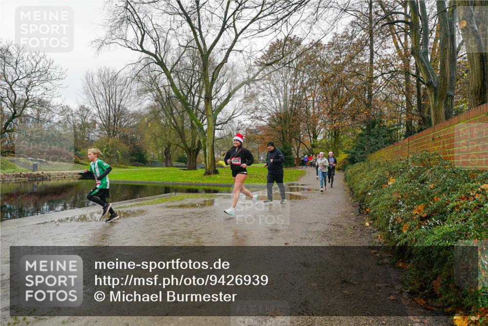 07.12.2025 - St. Pauli X-Mass-Run No. 15 Michael Burmester http://msf.ph/oto/9426939 07.12.2025 11:01:02 Laufen 1020 meine-sportfotos.de
