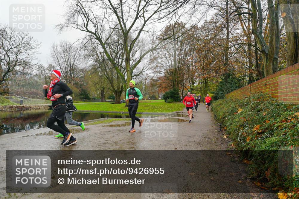 07.12.2025 - St. Pauli X-Mass-Run No. 15 Michael Burmester http://msf.ph/oto/9426955 07.12.2025 11:01:37 Laufen 2918, 1549 meine-sportfotos.de
