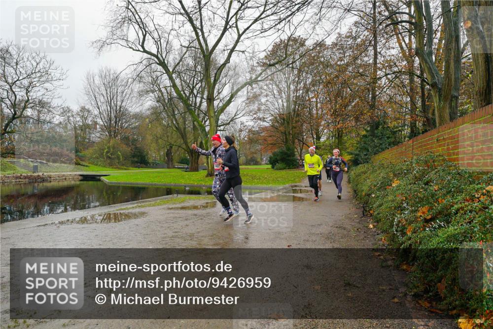 07.12.2025 - St. Pauli X-Mass-Run No. 15 Michael Burmester http://msf.ph/oto/9426959 07.12.2025 11:01:42 Laufen  meine-sportfotos.de