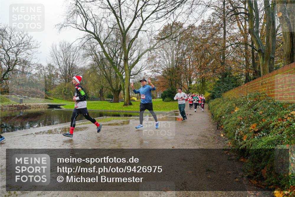 07.12.2025 - St. Pauli X-Mass-Run No. 15 Michael Burmester http://msf.ph/oto/9426975 07.12.2025 11:02:09 Laufen 2597 meine-sportfotos.de