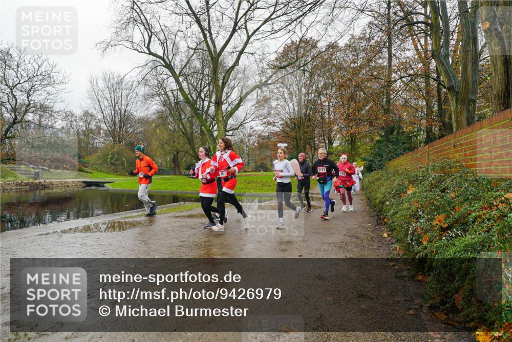 07.12.2025 - St. Pauli X-Mass-Run No. 15 Michael Burmester http://msf.ph/oto/9426979 07.12.2025 11:02:16 Laufen 3157, 3160 meine-sportfotos.de