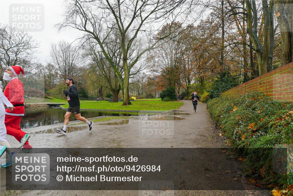 07.12.2025 - St. Pauli X-Mass-Run No. 15 Michael Burmester http://msf.ph/oto/9426984 07.12.2025 11:02:21 Laufen  meine-sportfotos.de