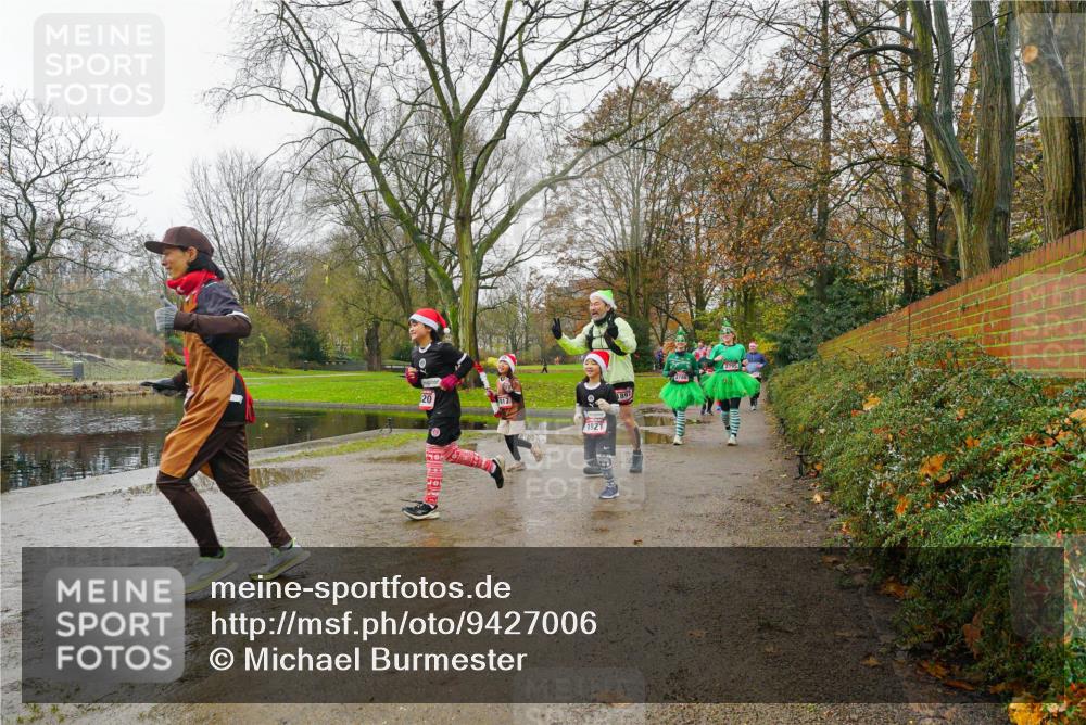 07.12.2025 - St. Pauli X-Mass-Run No. 15 Michael Burmester http://msf.ph/oto/9427006 07.12.2025 11:03:23 Laufen 20, 1921, 1897 meine-sportfotos.de