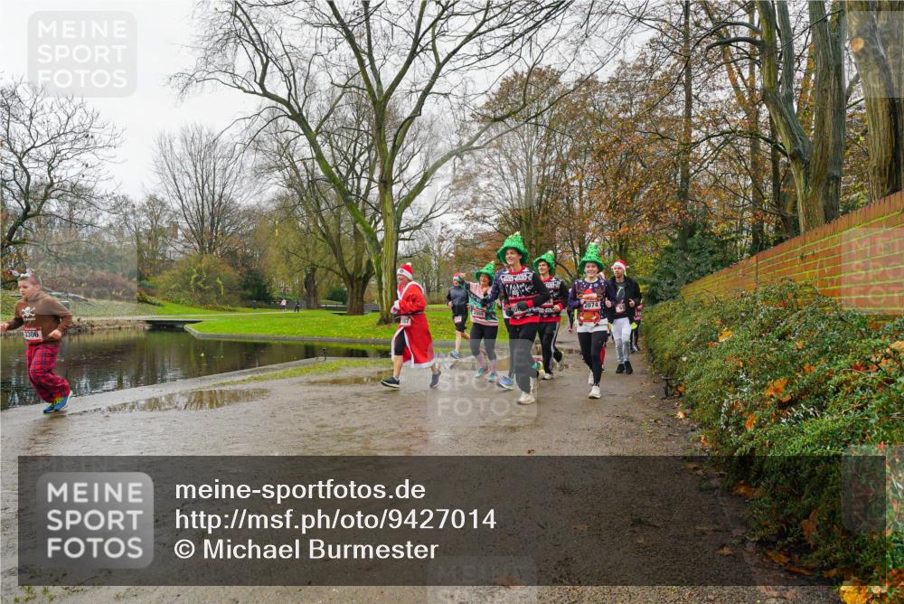 07.12.2025 - St. Pauli X-Mass-Run No. 15 Michael Burmester http://msf.ph/oto/9427014 07.12.2025 11:03:40 Laufen 3306, 2074 meine-sportfotos.de