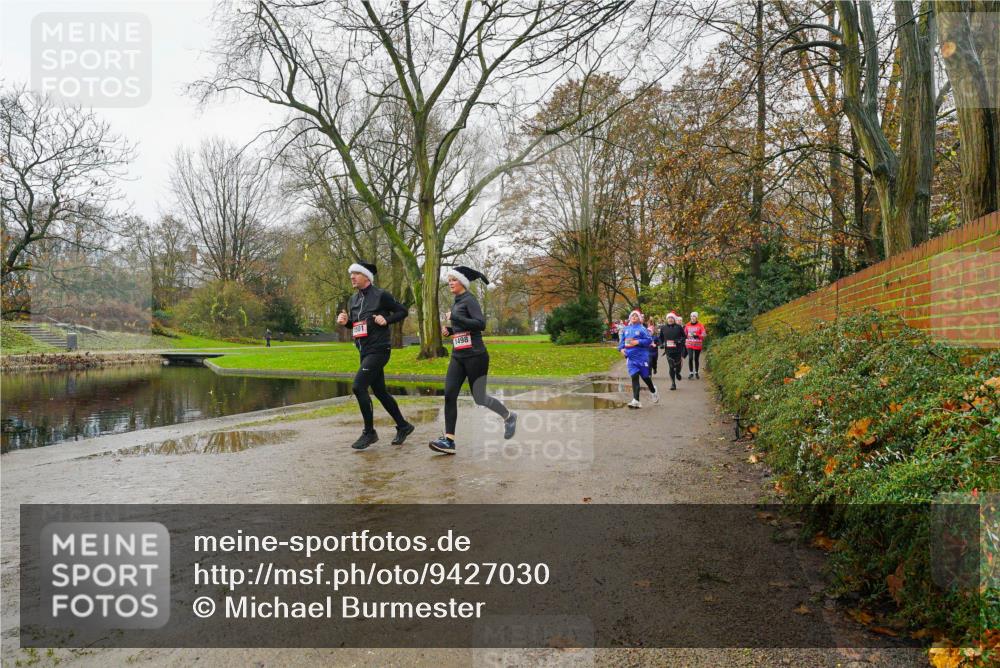 07.12.2025 - St. Pauli X-Mass-Run No. 15 Michael Burmester http://msf.ph/oto/9427030 07.12.2025 11:03:53 Laufen 1501, 1498 meine-sportfotos.de