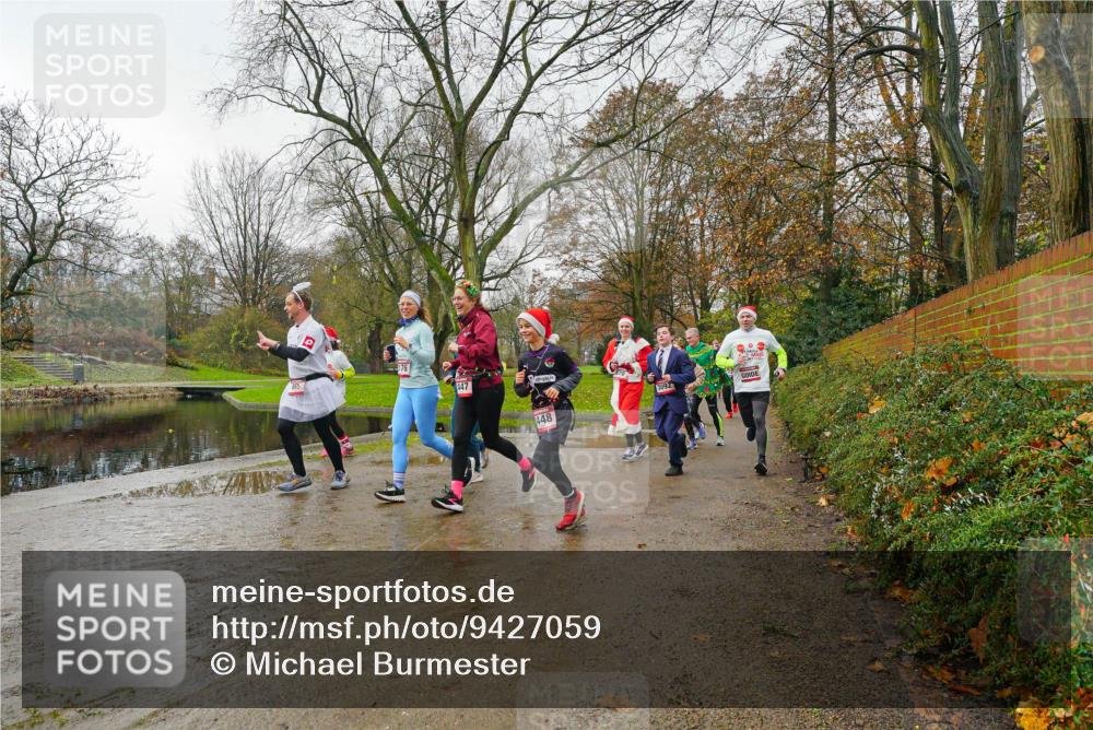 07.12.2025 - St. Pauli X-Mass-Run No. 15 Michael Burmester http://msf.ph/oto/9427059 07.12.2025 11:04:45 Laufen 447, 448, 3092 meine-sportfotos.de