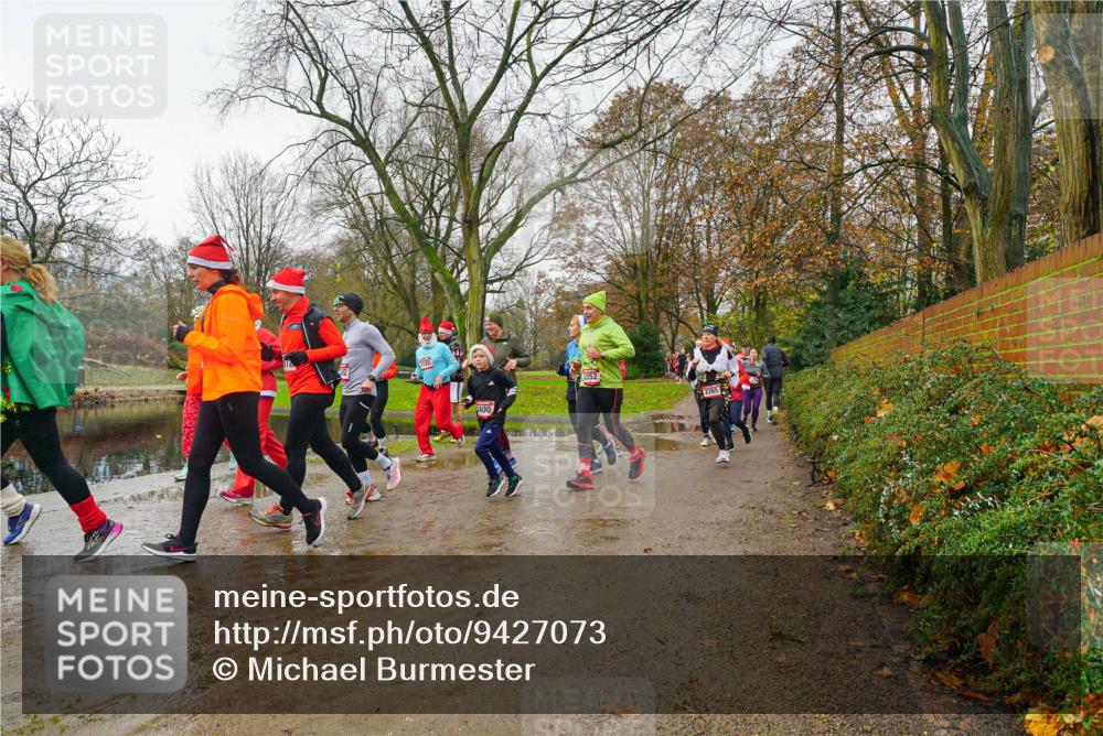 07.12.2025 - St. Pauli X-Mass-Run No. 15 Michael Burmester http://msf.ph/oto/9427073 07.12.2025 11:05:01 Laufen 400, 3352, 2265 meine-sportfotos.de
