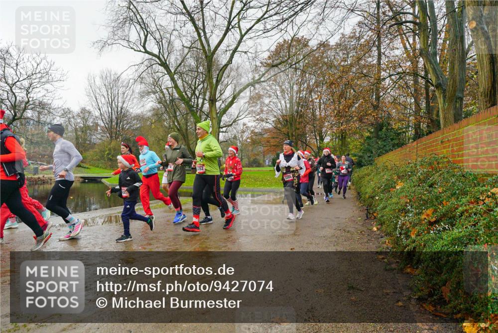 07.12.2025 - St. Pauli X-Mass-Run No. 15 Michael Burmester http://msf.ph/oto/9427074 07.12.2025 11:05:01 Laufen 352, 2265 meine-sportfotos.de