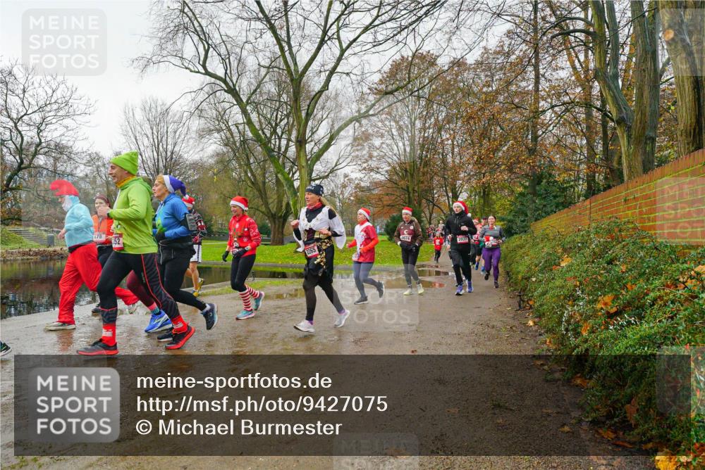 07.12.2025 - St. Pauli X-Mass-Run No. 15 Michael Burmester http://msf.ph/oto/9427075 07.12.2025 11:05:02 Laufen 678, 52, 2265, 2037 meine-sportfotos.de