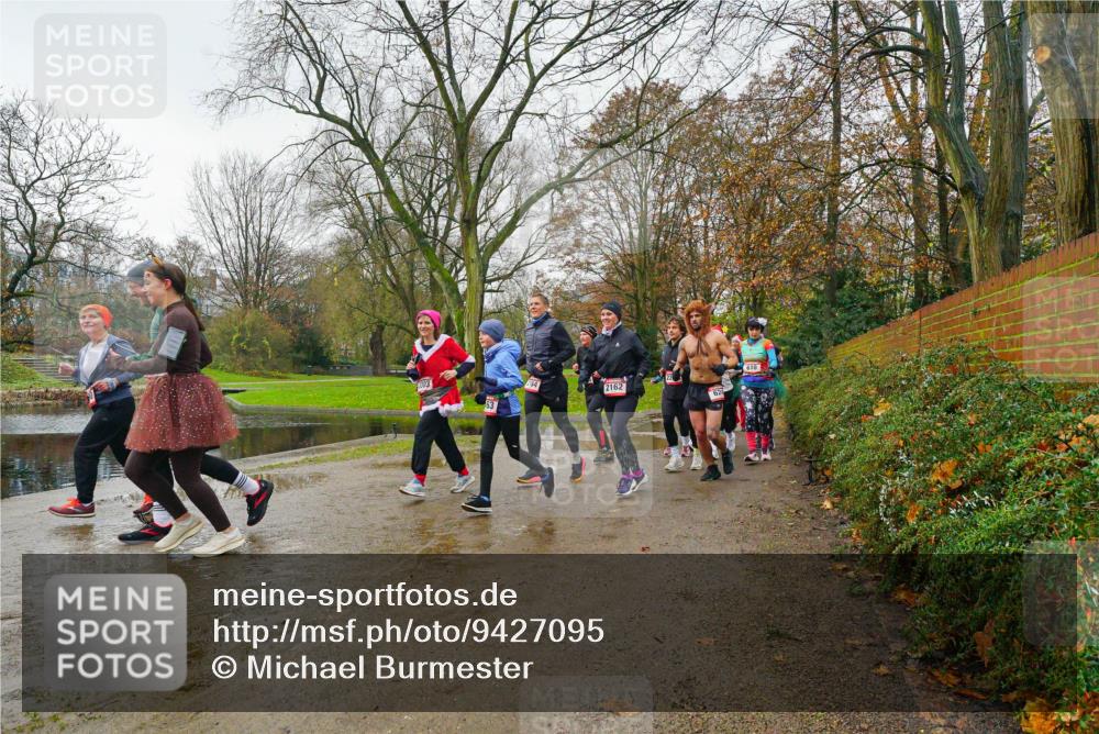 07.12.2025 - St. Pauli X-Mass-Run No. 15 Michael Burmester http://msf.ph/oto/9427095 07.12.2025 11:05:27 Laufen 2162, 610 meine-sportfotos.de