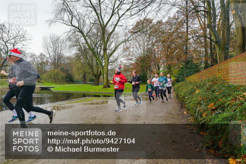 07.12.2025 - St. Pauli X-Mass-Run No. 15 Michael Burmester http://msf.ph/oto/9427104 07.12.2025 11:05:40 Laufen 2449, 2707 meine-sportfotos.de