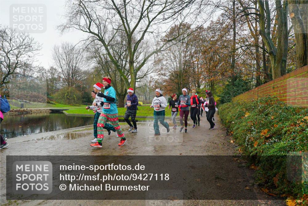 07.12.2025 - St. Pauli X-Mass-Run No. 15 Michael Burmester http://msf.ph/oto/9427118 07.12.2025 11:06:05 Laufen 3297, 2285, 2732, 2736 meine-sportfotos.de