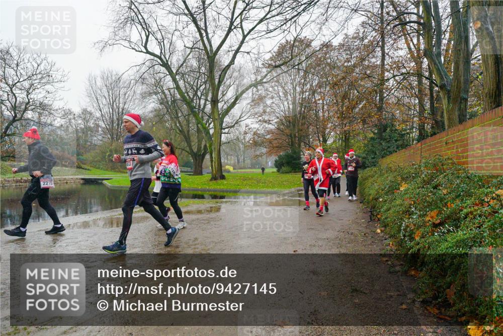 07.12.2025 - St. Pauli X-Mass-Run No. 15 Michael Burmester http://msf.ph/oto/9427145 07.12.2025 11:06:44 Laufen 2219, 33 meine-sportfotos.de