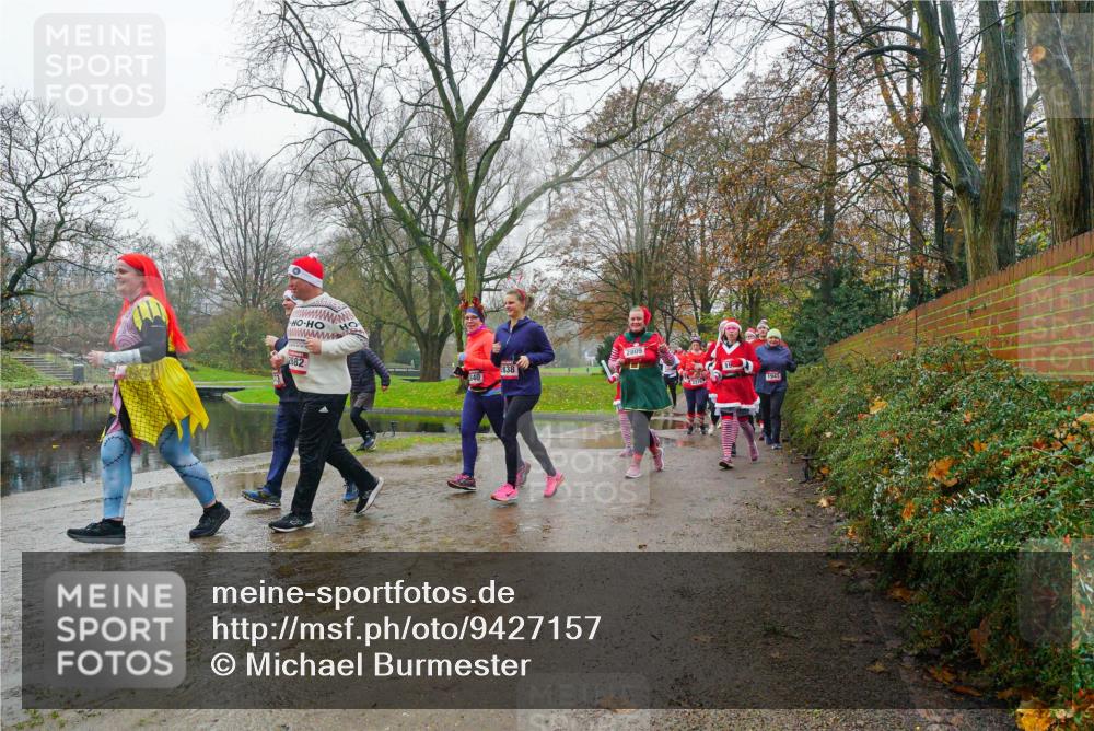 07.12.2025 - St. Pauli X-Mass-Run No. 15 Michael Burmester http://msf.ph/oto/9427157 07.12.2025 11:07:02 Laufen 2882, 2809, 2838, 40, 1941 meine-sportfotos.de