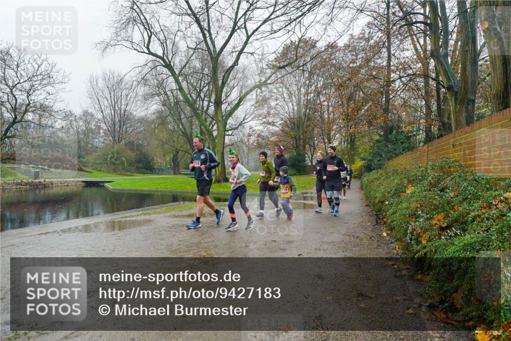 07.12.2025 - St. Pauli X-Mass-Run No. 15 Michael Burmester http://msf.ph/oto/9427183 07.12.2025 11:07:32 Laufen 2710, 373 meine-sportfotos.de