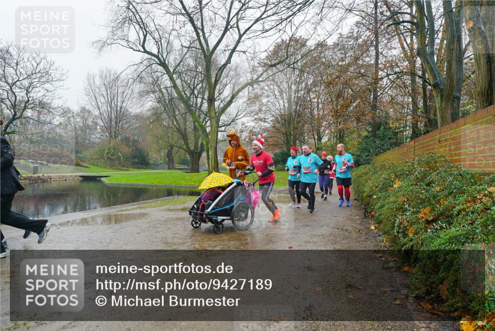 07.12.2025 - St. Pauli X-Mass-Run No. 15 Michael Burmester http://msf.ph/oto/9427189 07.12.2025 11:07:43 Laufen 2277, 2283, 3670 meine-sportfotos.de