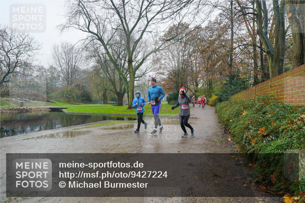 07.12.2025 - St. Pauli X-Mass-Run No. 15 Michael Burmester http://msf.ph/oto/9427224 07.12.2025 11:08:53 Laufen 1606, 1605, 1601 meine-sportfotos.de