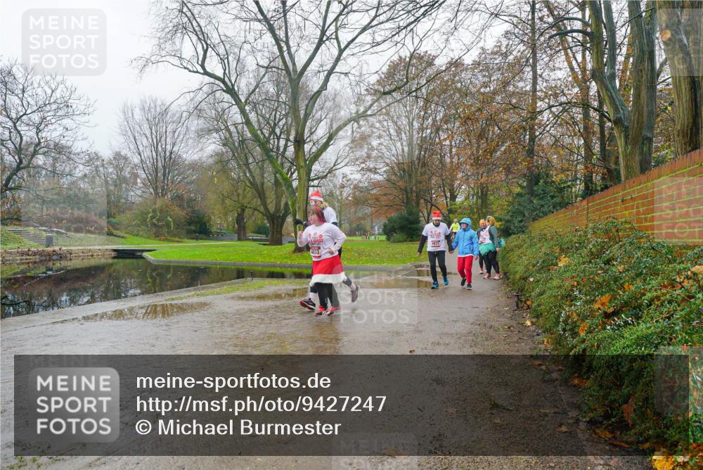 07.12.2025 - St. Pauli X-Mass-Run No. 15 Michael Burmester http://msf.ph/oto/9427247 07.12.2025 11:14:41 Laufen 4831, 4833 meine-sportfotos.de