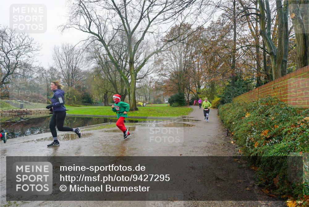 07.12.2025 - St. Pauli X-Mass-Run No. 15 Michael Burmester http://msf.ph/oto/9427295 07.12.2025 11:20:25 Laufen 715 meine-sportfotos.de