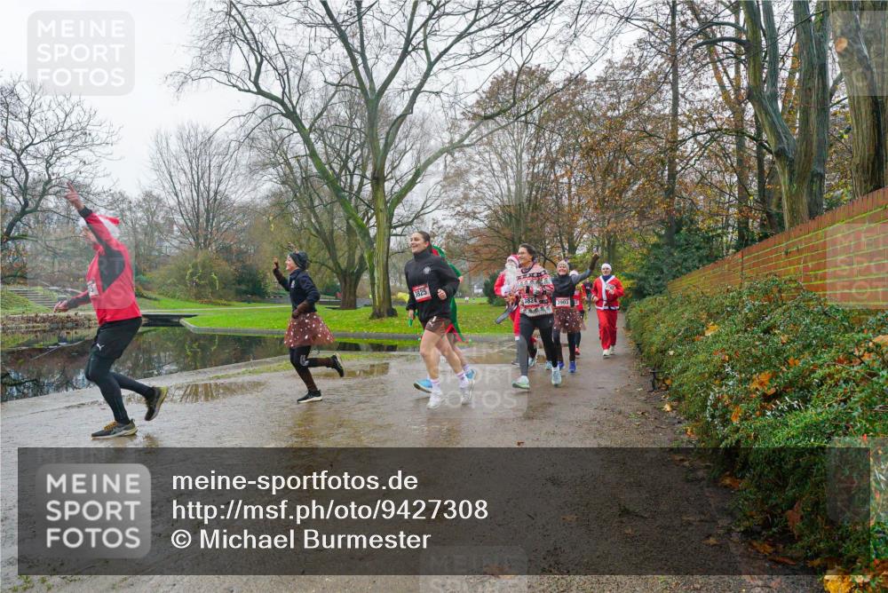 07.12.2025 - St. Pauli X-Mass-Run No. 15 Michael Burmester http://msf.ph/oto/9427308 07.12.2025 11:20:52 Laufen 3825, 3824 meine-sportfotos.de