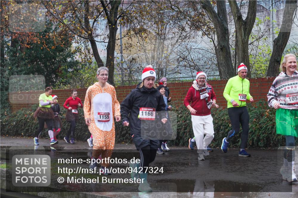 07.12.2025 - St. Pauli X-Mass-Run No. 15 Michael Burmester http://msf.ph/oto/9427324 07.12.2025 10:24:29 Laufen 58, 1166, 1155, 1265, 105 meine-sportfotos.de
