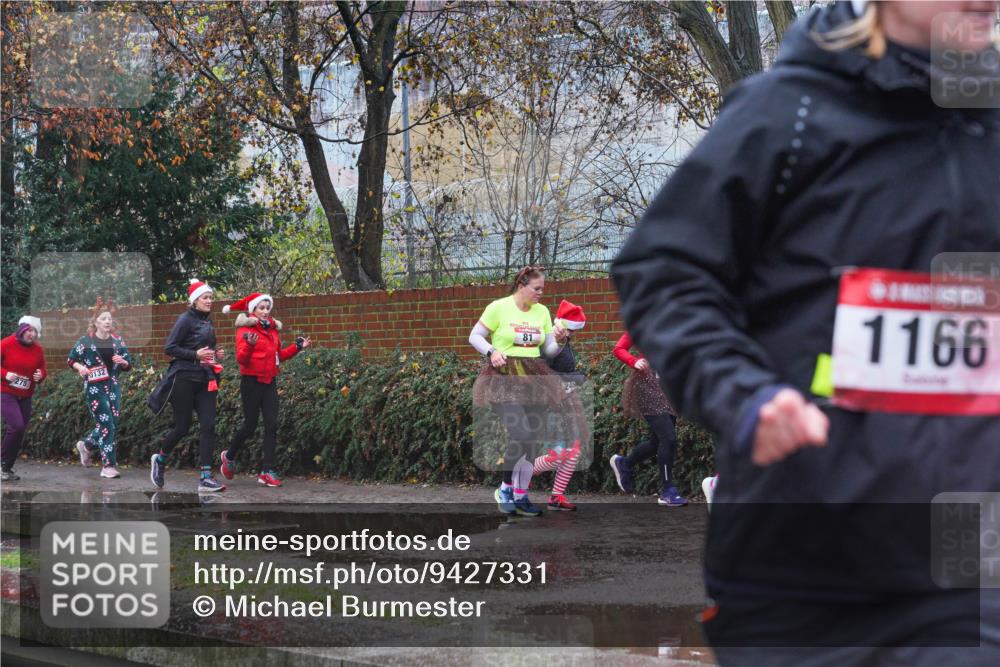 07.12.2025 - St. Pauli X-Mass-Run No. 15 Michael Burmester http://msf.ph/oto/9427331 07.12.2025 10:24:32 Laufen 3132, 81, 1166 meine-sportfotos.de