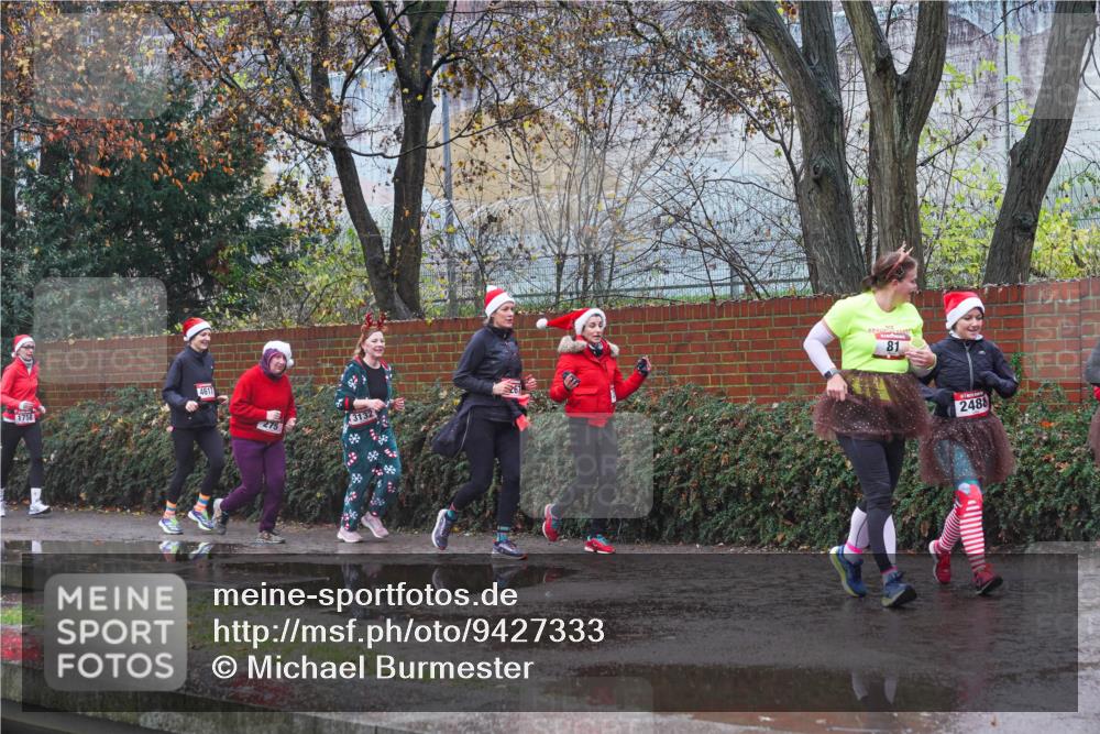 07.12.2025 - St. Pauli X-Mass-Run No. 15 Michael Burmester http://msf.ph/oto/9427333 07.12.2025 10:24:33 Laufen 1758, 4617, 3132, 81, 2488 meine-sportfotos.de