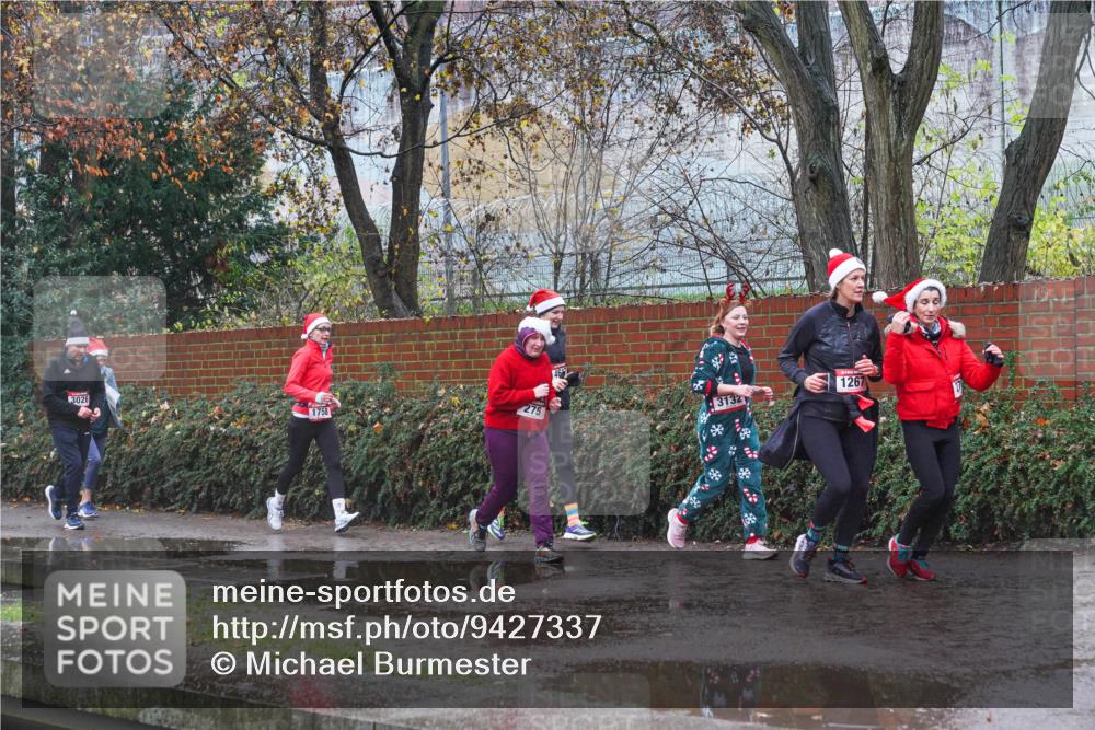07.12.2025 - St. Pauli X-Mass-Run No. 15 Michael Burmester http://msf.ph/oto/9427337 07.12.2025 10:24:35 Laufen 3026, 1758, 3132, 1267 meine-sportfotos.de