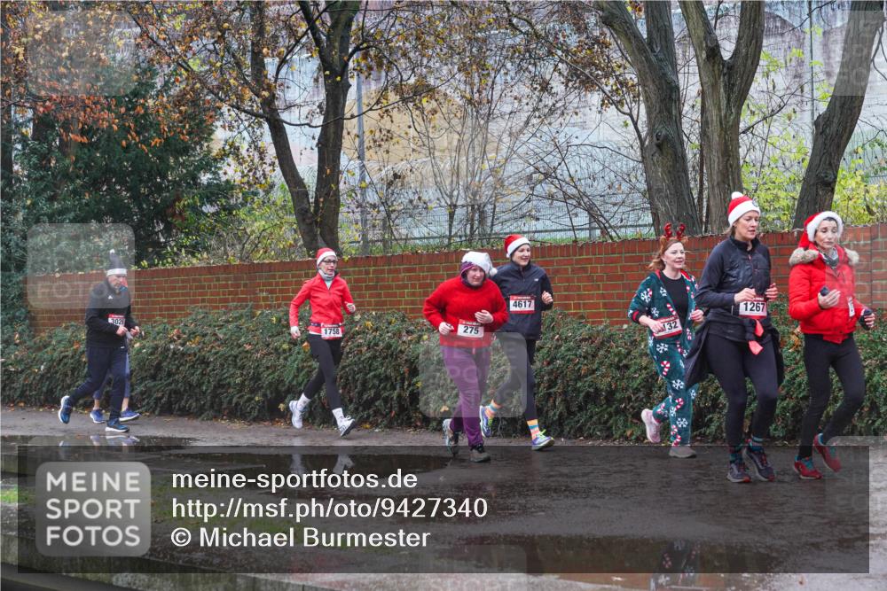 07.12.2025 - St. Pauli X-Mass-Run No. 15 Michael Burmester http://msf.ph/oto/9427340 07.12.2025 10:24:35 Laufen 3026, 1758, 275, 4617, 32, 1267 meine-sportfotos.de