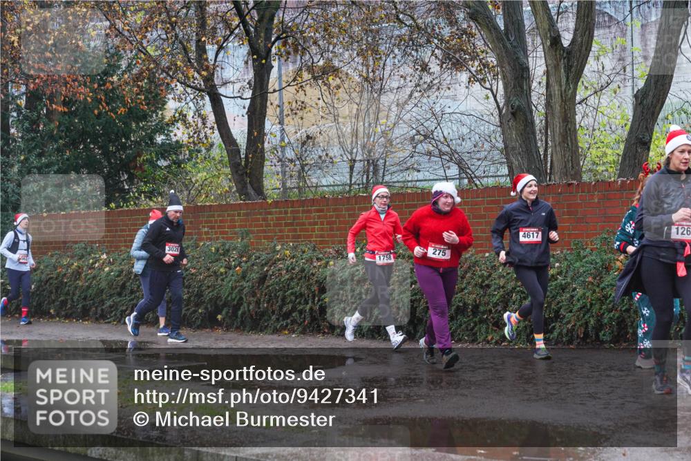 07.12.2025 - St. Pauli X-Mass-Run No. 15 Michael Burmester http://msf.ph/oto/9427341 07.12.2025 10:24:36 Laufen 3026, 1758, 275, 4617, 126 meine-sportfotos.de