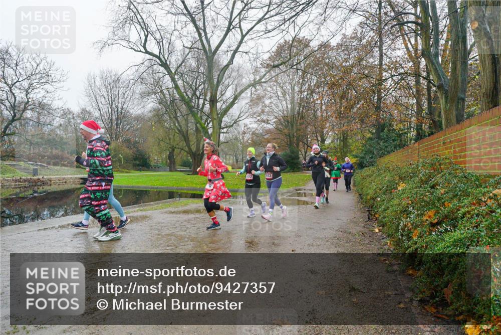 07.12.2025 - St. Pauli X-Mass-Run No. 15 Michael Burmester http://msf.ph/oto/9427357 07.12.2025 11:21:41 Laufen 1922, 1923 meine-sportfotos.de