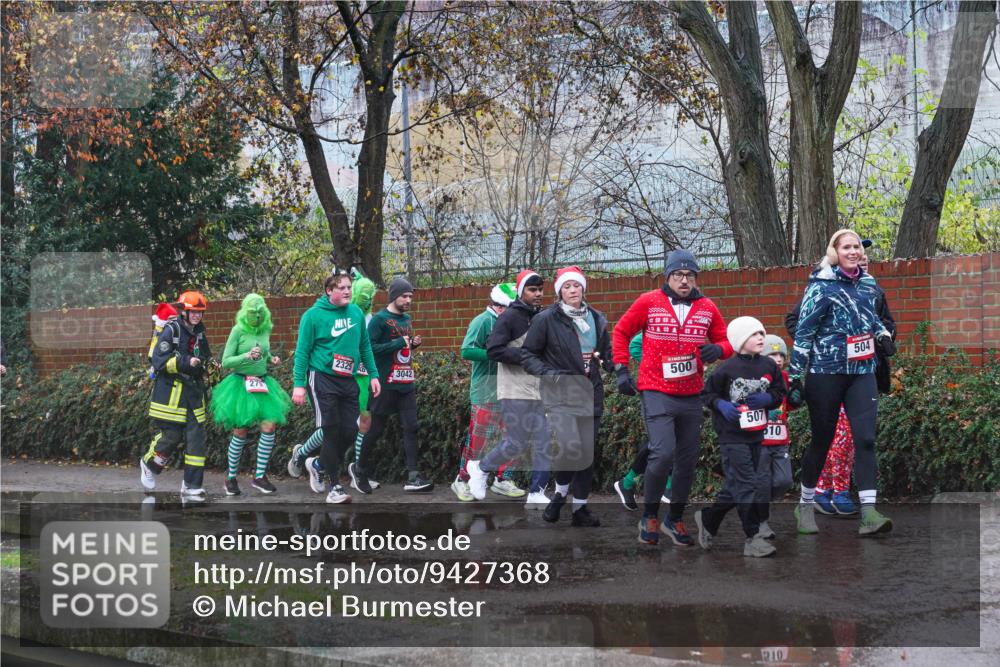 07.12.2025 - St. Pauli X-Mass-Run No. 15 Michael Burmester http://msf.ph/oto/9427368 07.12.2025 10:24:44 Laufen 279, 2325, 3042, 500, 507, 10, 210, 504 meine-sportfotos.de