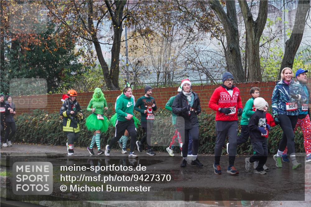 07.12.2025 - St. Pauli X-Mass-Run No. 15 Michael Burmester http://msf.ph/oto/9427370 07.12.2025 10:24:44 Laufen 2327, 00, 3042, 1, 11, 00, 504, 208 meine-sportfotos.de