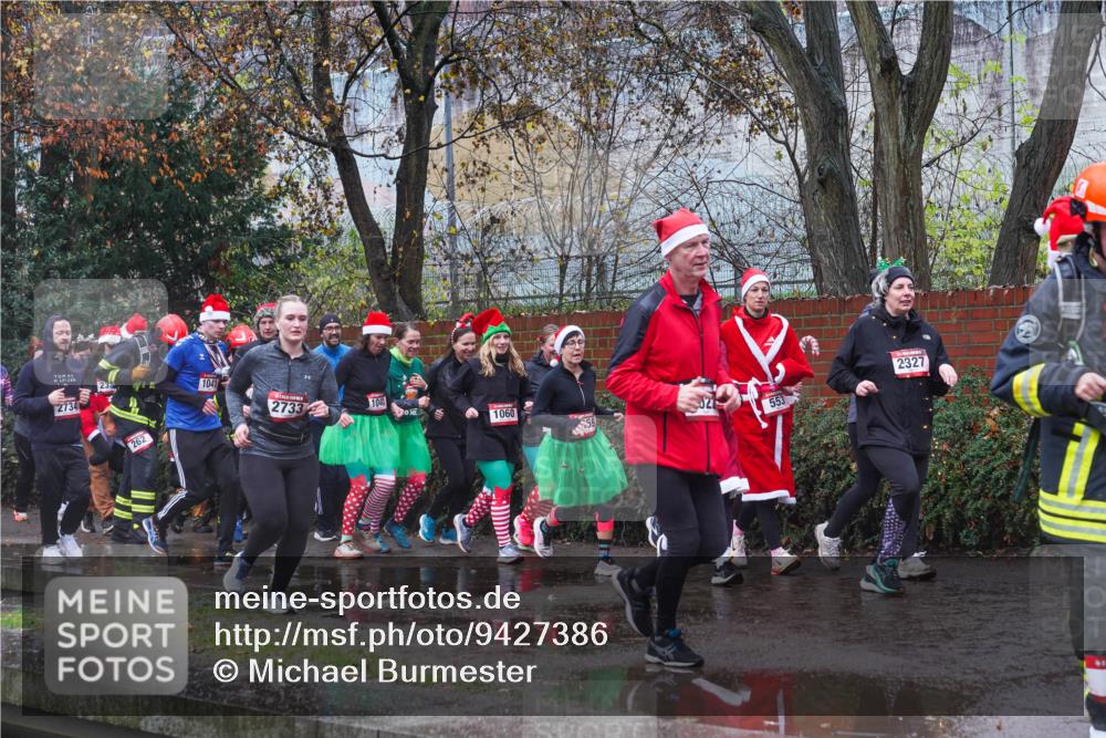 07.12.2025 - St. Pauli X-Mass-Run No. 15 Michael Burmester http://msf.ph/oto/9427386 07.12.2025 10:24:49 Laufen 1060, 2327 meine-sportfotos.de