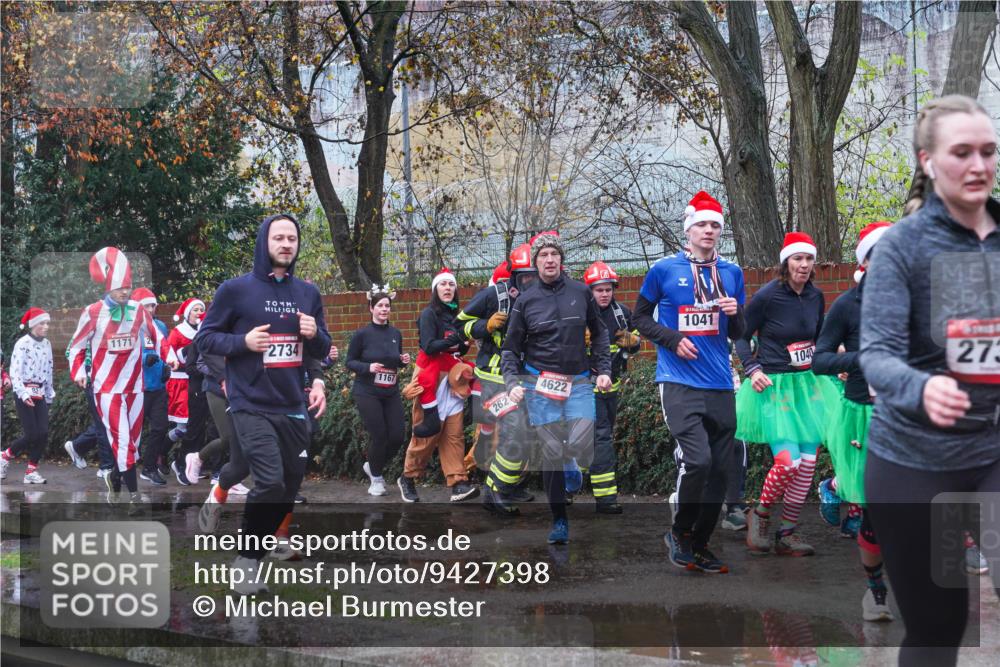 07.12.2025 - St. Pauli X-Mass-Run No. 15 Michael Burmester http://msf.ph/oto/9427398 07.12.2025 10:24:52 Laufen 1171, 2, 2734, 1167, 262, 4622, 1041, 1040, 273 meine-sportfotos.de