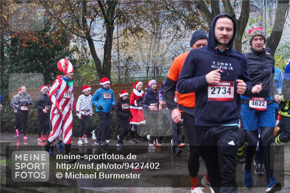 07.12.2025 - St. Pauli X-Mass-Run No. 15 Michael Burmester http://msf.ph/oto/9427402 07.12.2025 10:24:54 Laufen 220, 3344, 2965, 1171, 2960, 295, 2734, 4622 meine-sportfotos.de